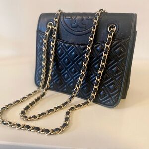 Tory Burch Black Fleming Convertible Shoulder Bag - Medium Quilted Leather